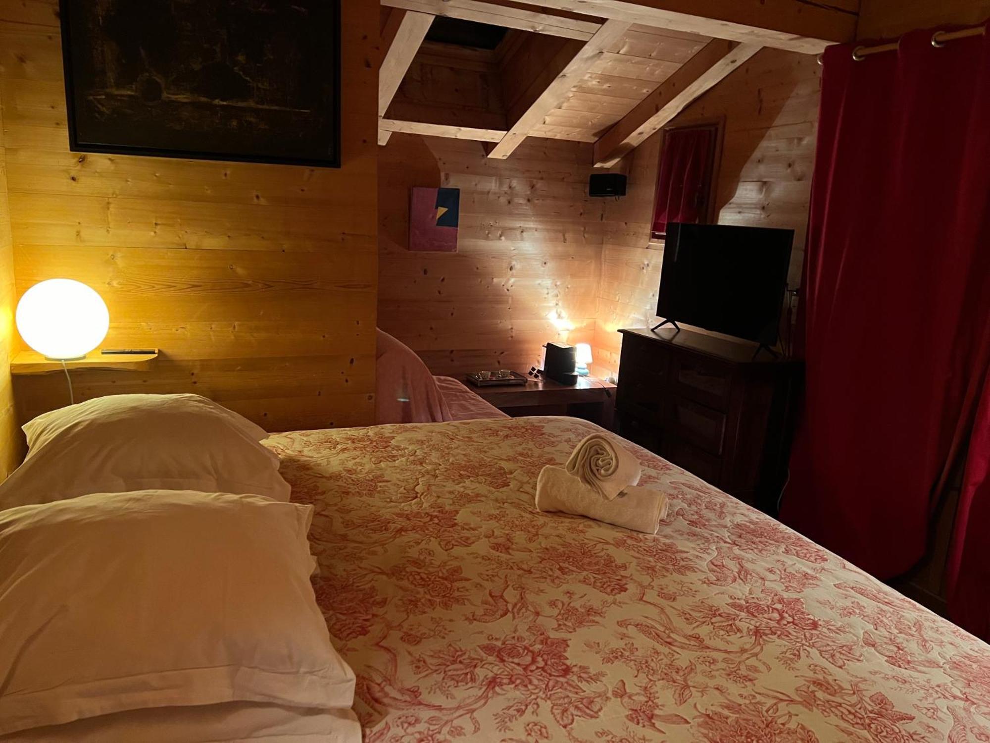 Chambres Et Mazots Du Chalet De Mado 메게브 외부 사진